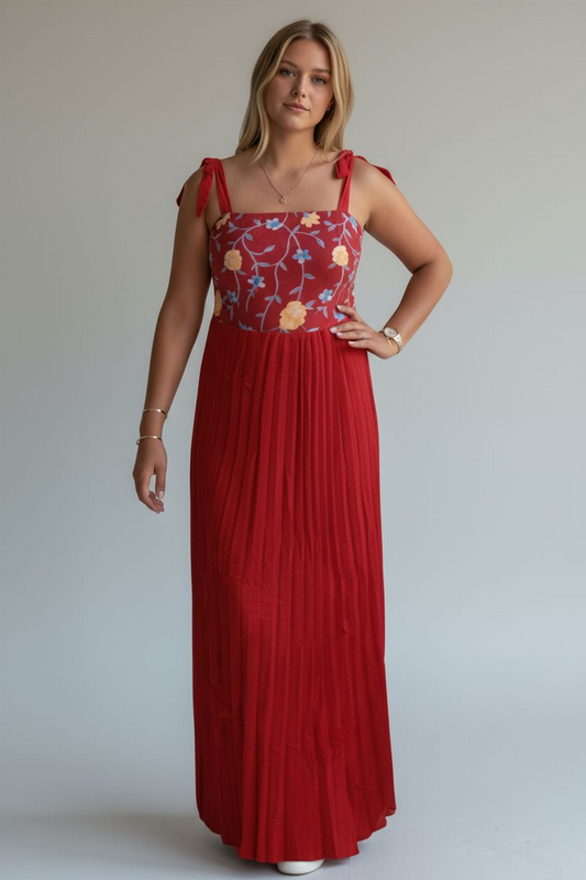 Long dress with pleats( Small cut)