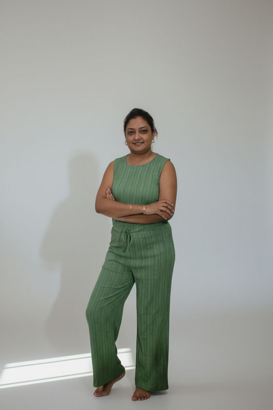 Green pants with elastic
